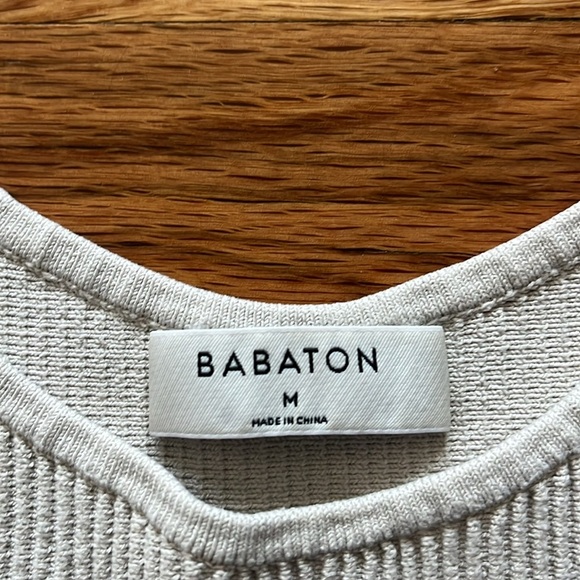 BABATON Aritizia sculpt flex round neck crop top size m - Picture 2 of 5